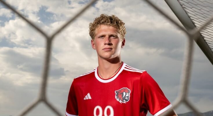 Lewis Knecht di American Fork che termina la carriera nella scuola, ha nominato il primo Mr. Soccer - Deseret News